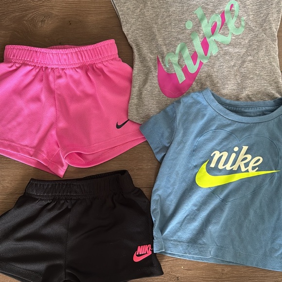 Nike bundle - Picture 2 of 2